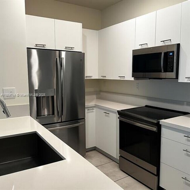 Foto del edificio - 4702 NW 83rd Path