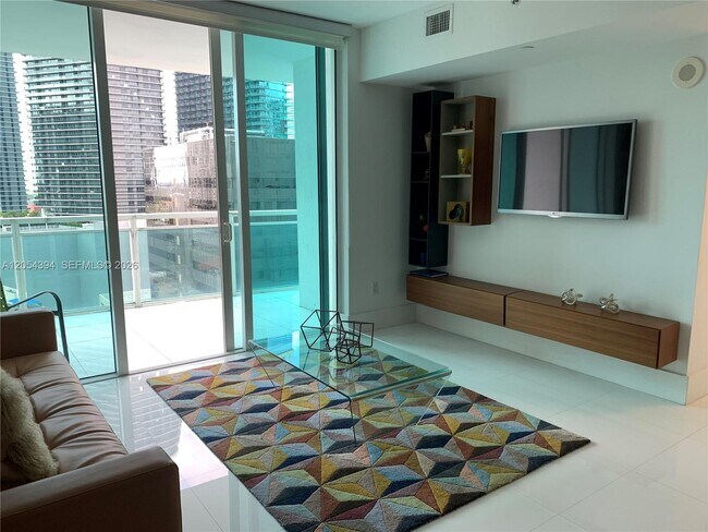 Foto del edificio - 950 Brickell Bay Dr