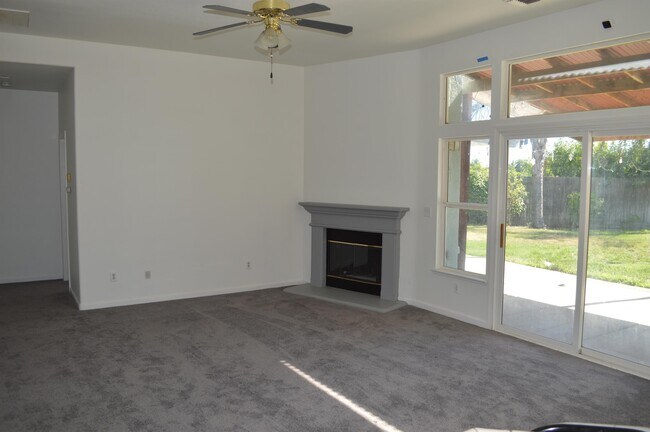 Building Photo - 2128 Kennedy Ct