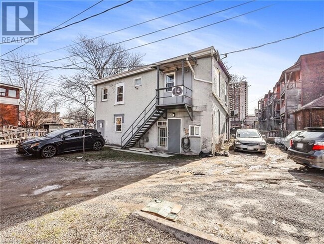 Building Photo - 14 Victoria Ave N
