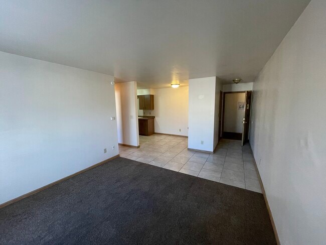 Dining - 3160 S Brust Ave