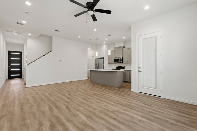 Foto del edificio - 1113 Highland Square Ln