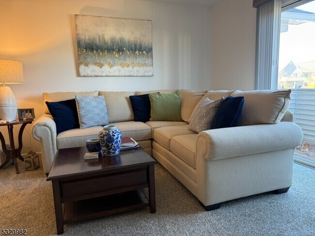 Foto del edificio - 6316 Belmont Dr