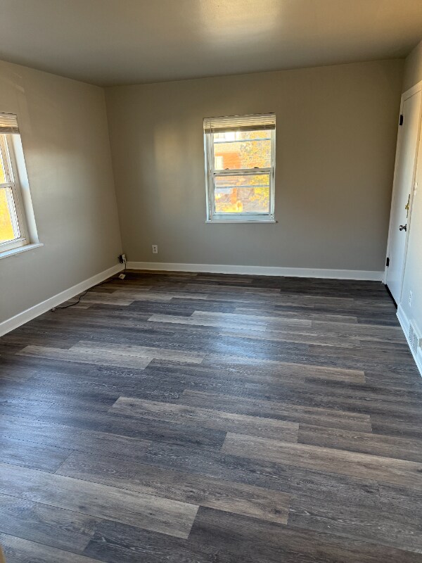 Foto del edificio - 4531 Roth Ave