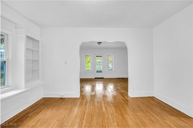 Building Photo - 3345 Desota Ave