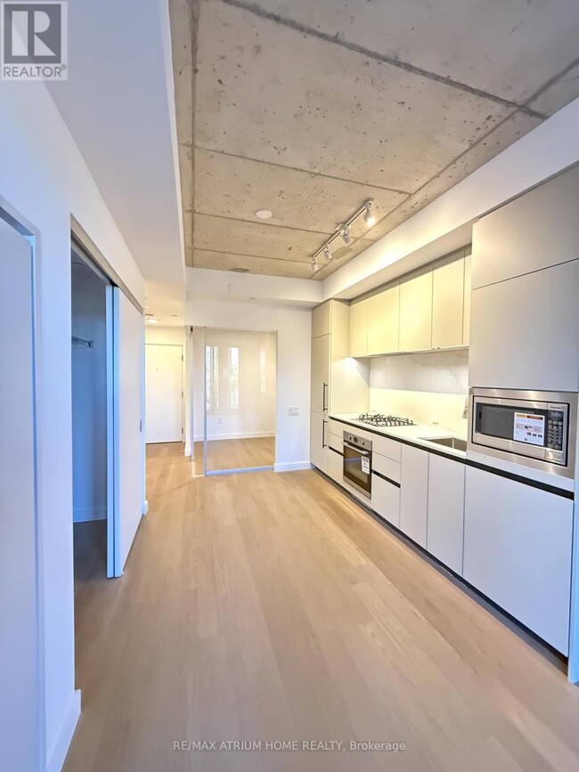 Photo du bâtiment - 1720 Bayview Ave