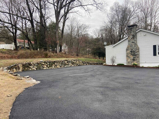 Building Photo - 1232 N Ridge Rd
