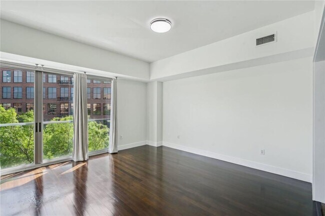 Foto del edificio - 1100 Howell Mill Rd NW