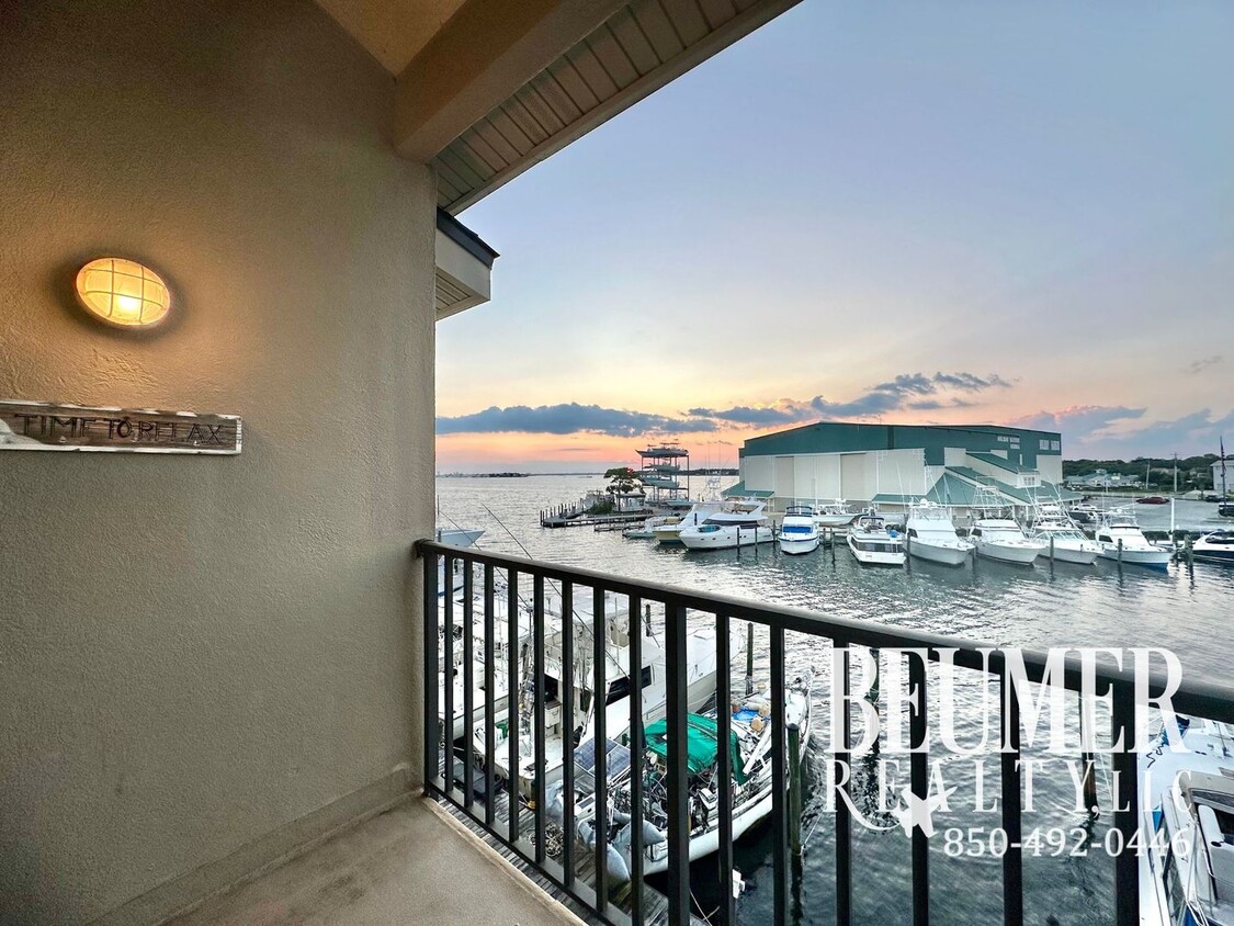 Foto principal - Furnished 2br/2ba Waterfront Condo