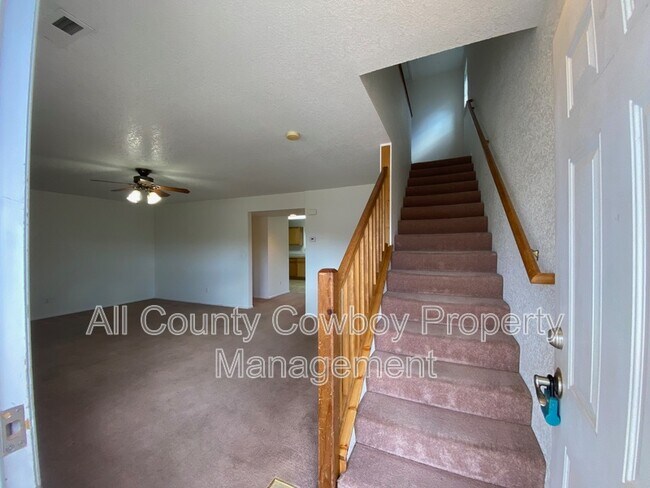 Building Photo - 929 E Palmer Dr
