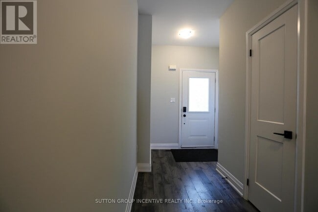 Building Photo - 6 Stonehart Ln