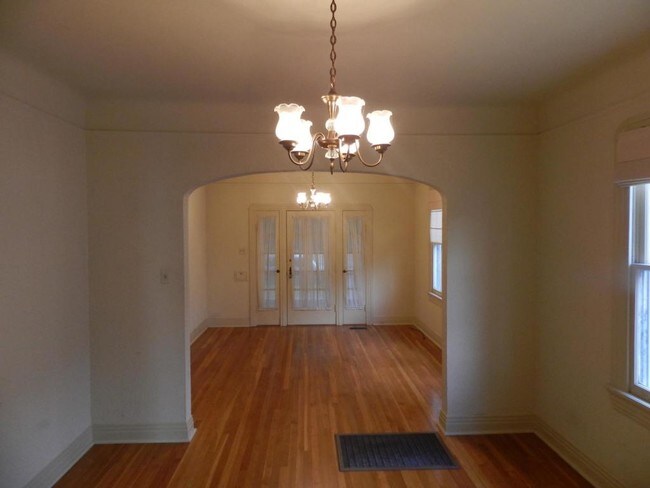 Building Photo - 4729 Bienville