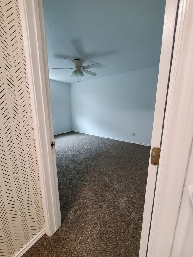 Master Bedroom - 721 Sonesta Dr
