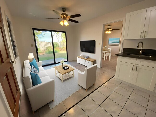 Virtually staged - 435A N Kainalu Dr