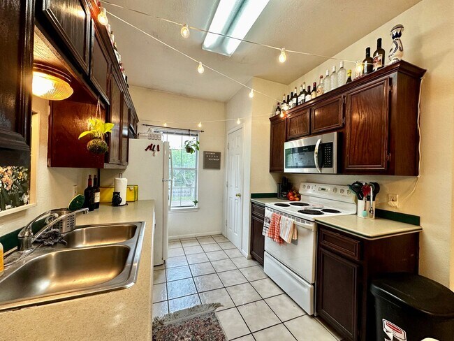 Foto del edificio - 4/4 Duplex Near Baylor!