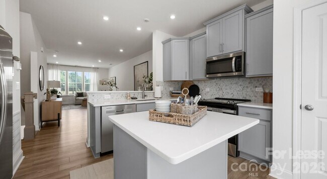 Foto del edificio - 2635 W Trade St