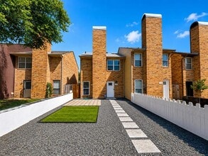 Building Photo - 2240 Colony Ct