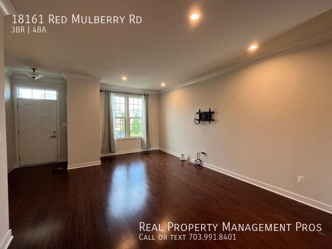 Building Photo - Qualify for a zero deposit? Minutes to I95
