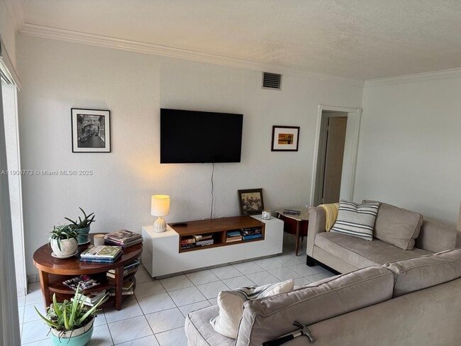 Foto del edificio - 7921 East Dr