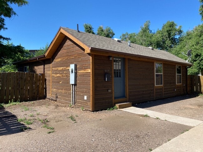 Foto del edificio - Updated Old Town 3 Bed 2 Bath Home w/ fenced yard and 1 car garage