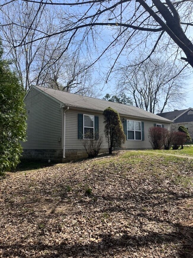 Building Photo - 1302 N Kinser Pike