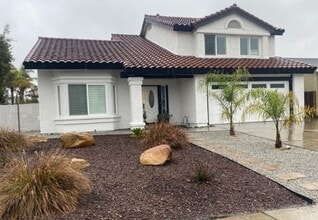 Building Photo - 632 Amber Ln