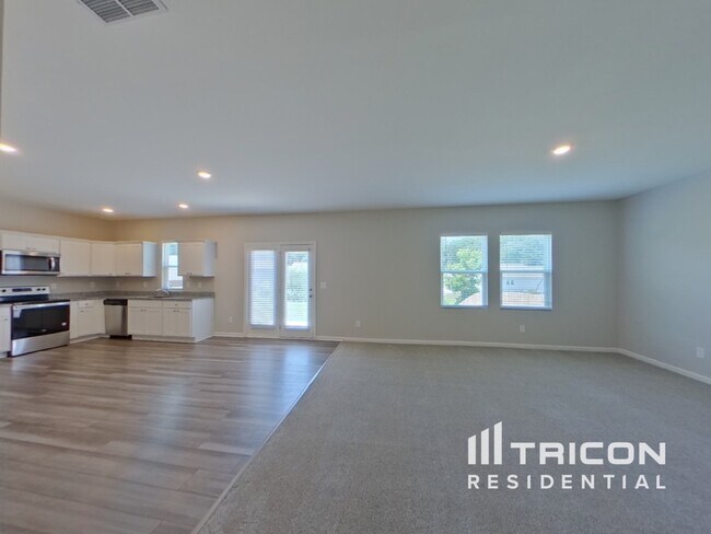 Foto del edificio - 100 Hyde Pk