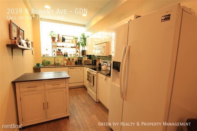 Building Photo - Spacious Garden Unit in Logan Square