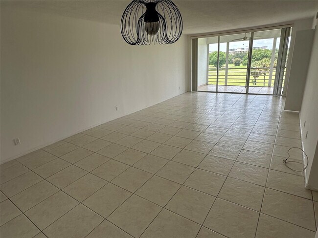 Building Photo - 2651 S Course Dr