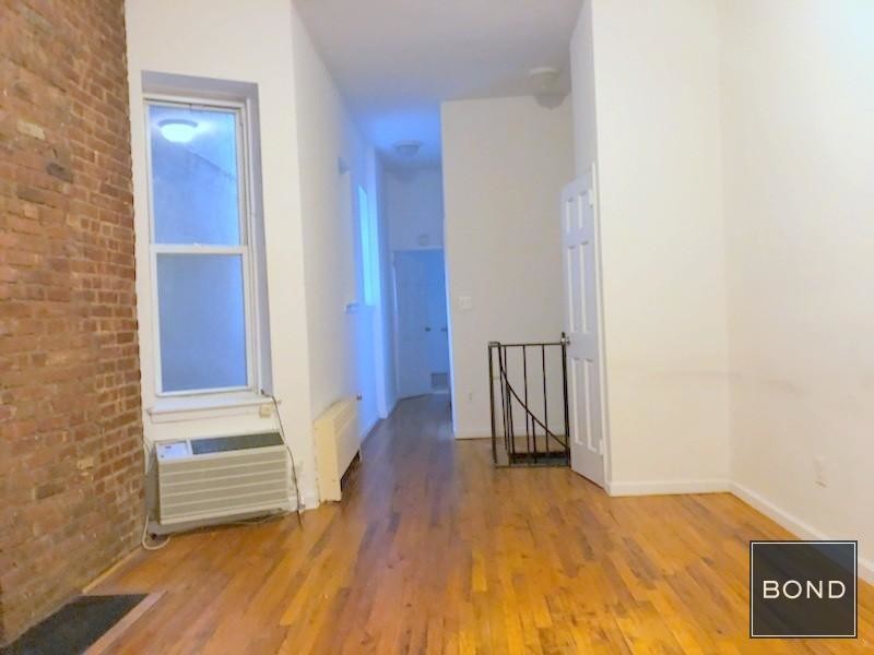 Foto principal - 346 E 87th St