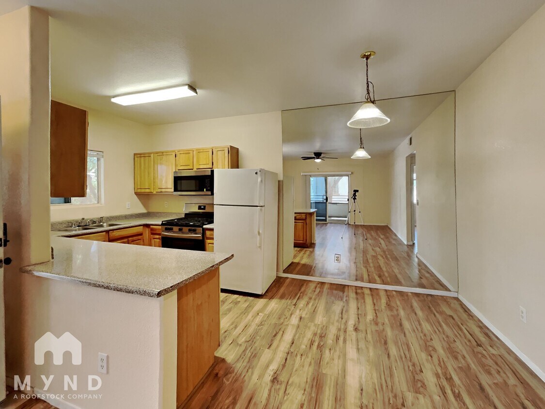 Foto principal - 5655 E Sahara Ave