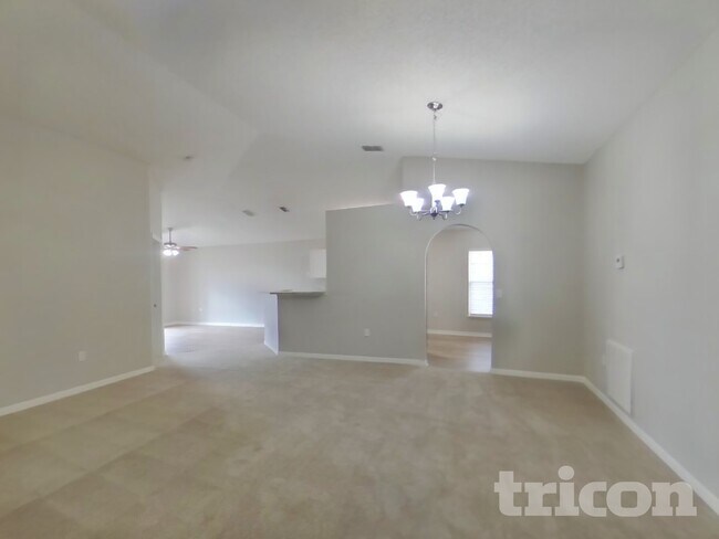 Foto del edificio - 4468 Woodley Creek Rd