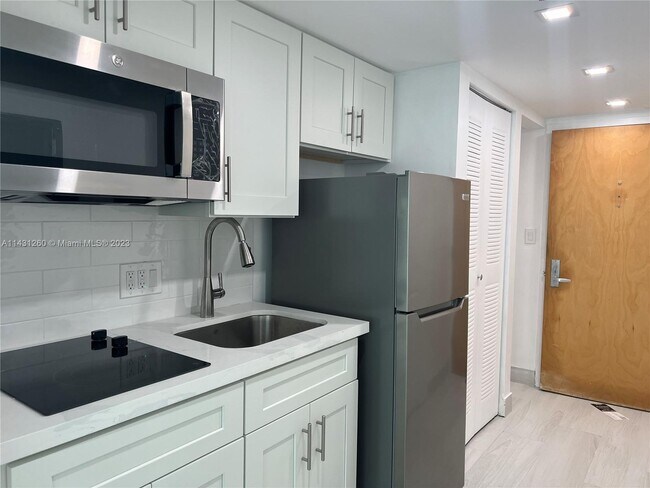 Foto del edificio - 1200 Brickell Bay Dr