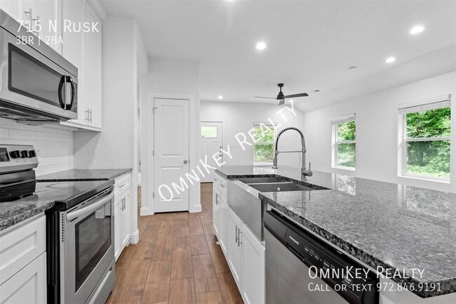 Building Photo - 715 N Rusk-