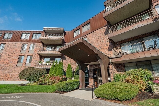 Building Photo - 1006 Paradise Rd