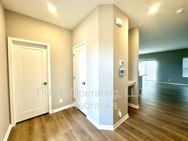 Foto del edificio - 17451 Tucker St