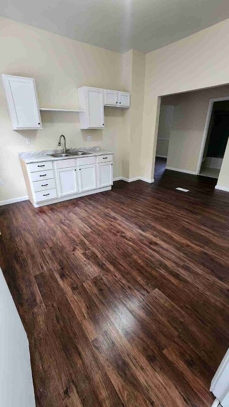 Foto del edificio - 4485 W 136th St