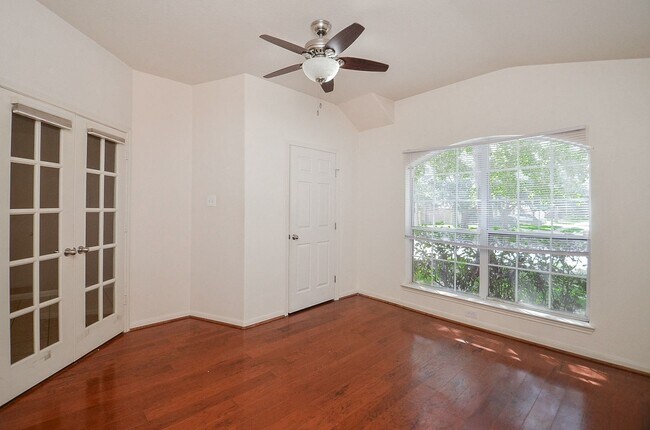 Foto del edificio - 26822 Kingston Glen Ln