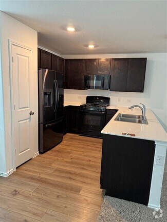 Building Photo - 404 Halfmoon Dr