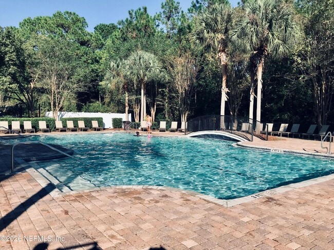 Foto del edificio - 12301 Kernan Forest Blvd