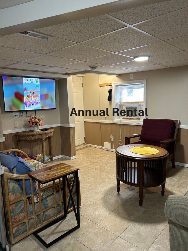 Foto del edificio - 32 Blaine Ave