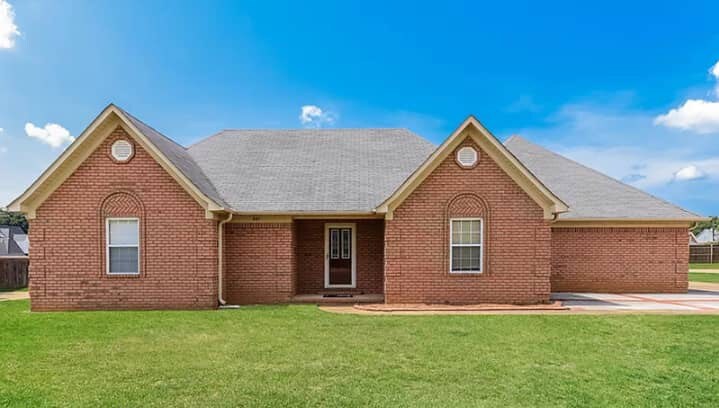 Foto principal - 645 Elizabeth Dr