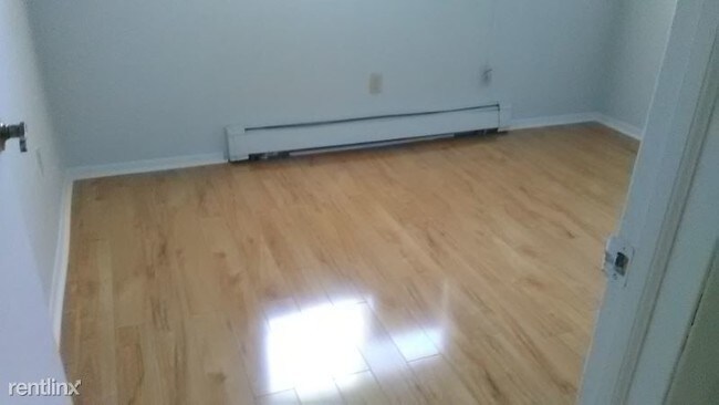 Building Photo - 2 br, 1 bath Apartment - 1906 Vinewood Ln
