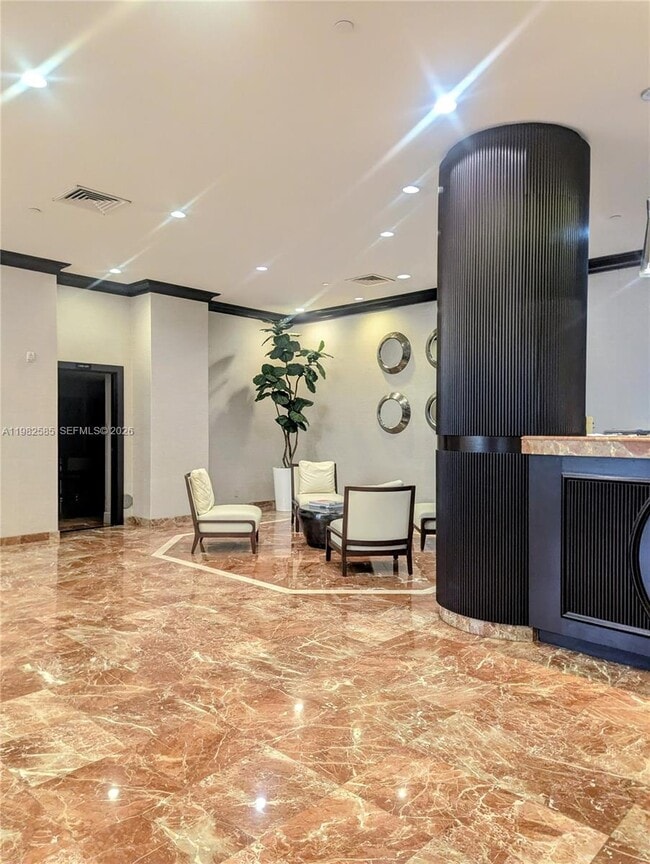 Building Photo - 3610 Yacht Club Dr