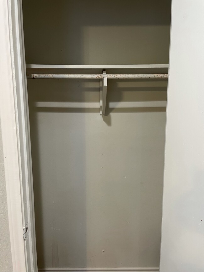 Building Photo - 613 S Andrews Ave