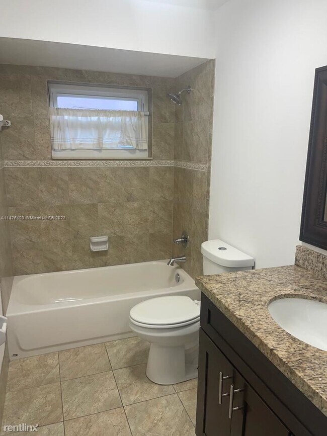 Building Photo - 4 br, 2 bath House - 700 N Douglas Rd