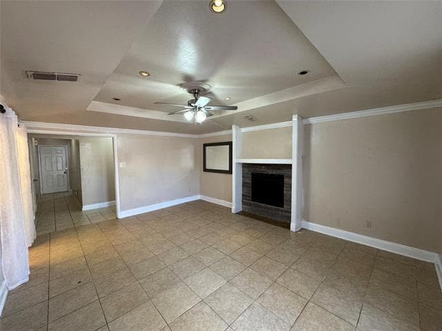 Building Photo - 5400 Village Green Dr
