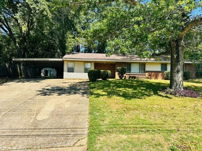 Foto del edificio - ** 5 Bed 2 Bath located in County Downs** ...