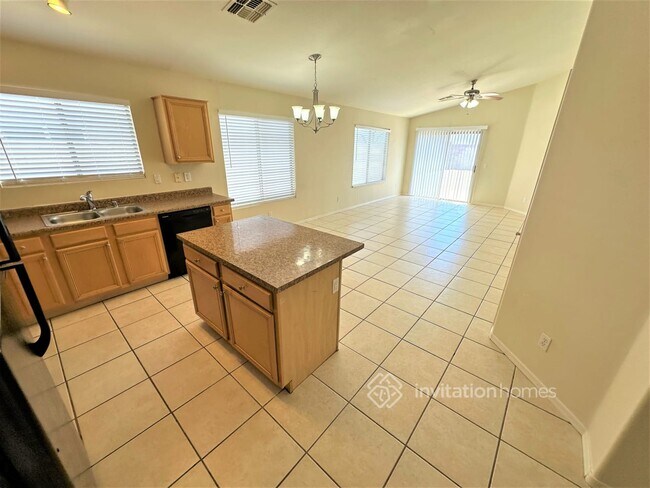 Foto del edificio - 15230 N 162nd Ln