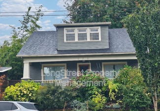 Building Photo - 636 N Shaver St